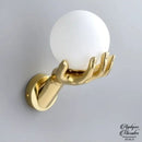 Applique murale main avec boule