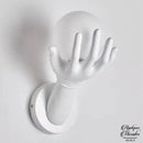 Applique murale main avec boule